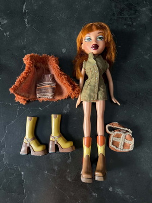 Κούκλα Bratz Meygan μεταχειρισμένη με βγαλμένο χέρι και λίγο ατημέλητο μαλλί