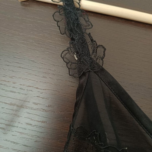 Intimissimi black negligee like new, satin with embroidered roses