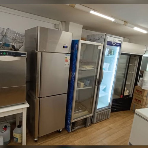 Commercial catering store in Ilioupoli with full equipment