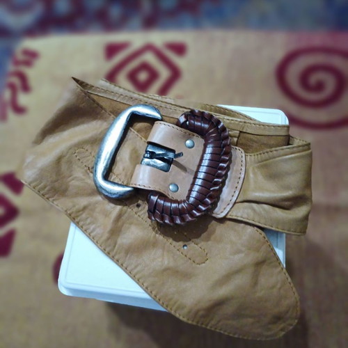Women’s suede belt used, light brown, brand Bettina