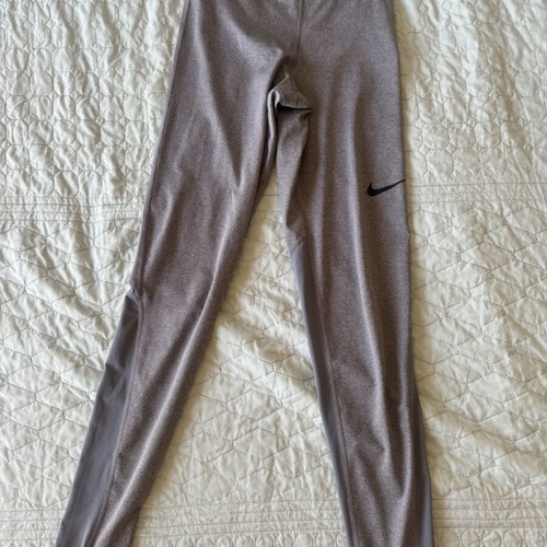 Nike leggings size S gray like new