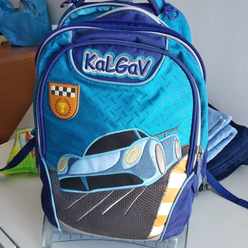 KALGAV school bag used with insulated lunch compartment and trolley
