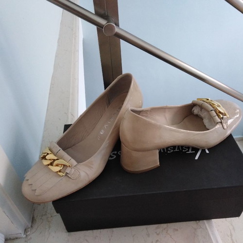 Tsitsivas beige pumps like new, size 38 with heel