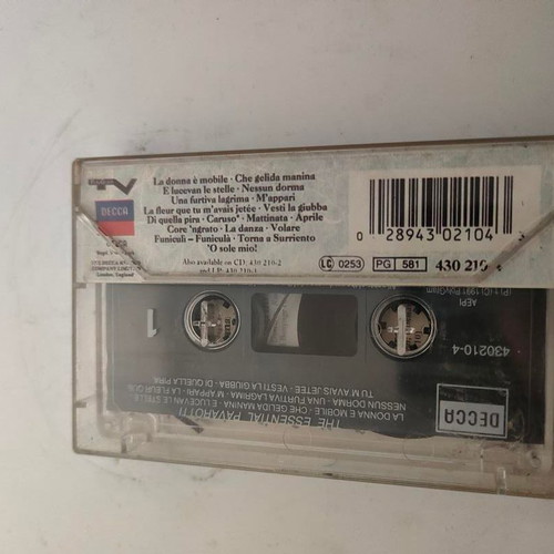 The Essential Pavarotti cassette tape like new, Decca 1991