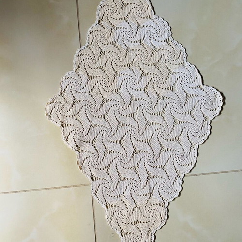 Handmade knitted table runner used with two-tone thread, size 63x39