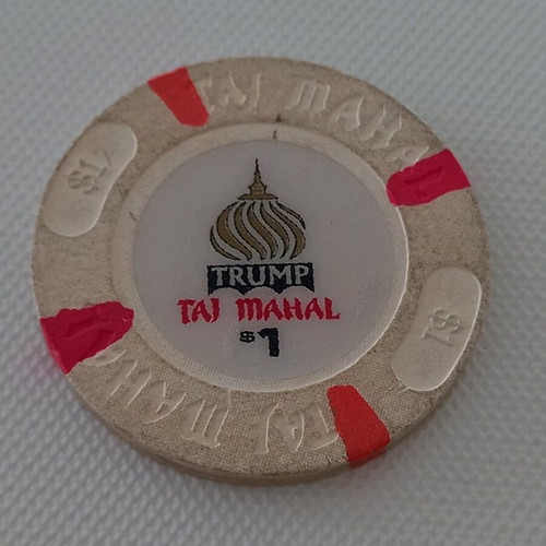 Rare collectible chip from Donald Trump's Taj Mahal casino like new