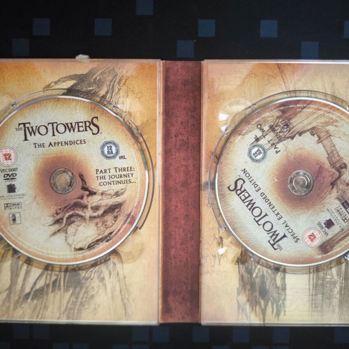 The Lord of the Rings The Two Towers Collector's DVD Gift Set used