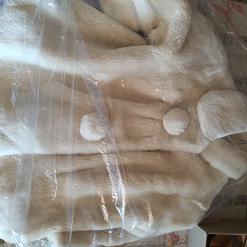 Children's fur coat size 3 with lining new