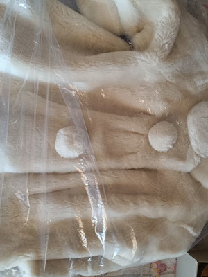 Children's fur coat size 3 with lining new