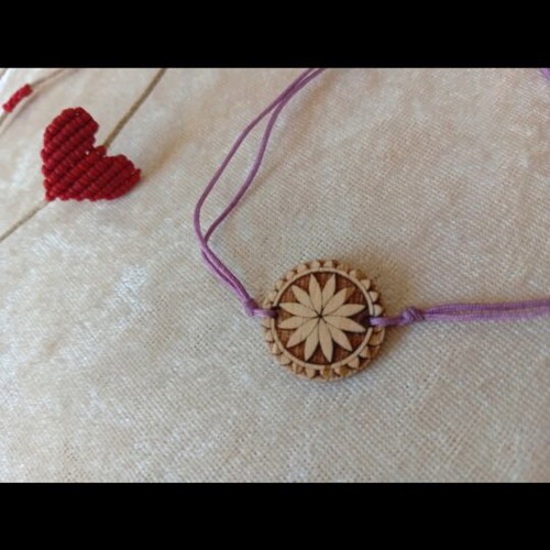 Macrame bracelets with mastic wood like new