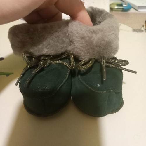 Winter Baby Booties size 17 green new with suede and synthetic fur