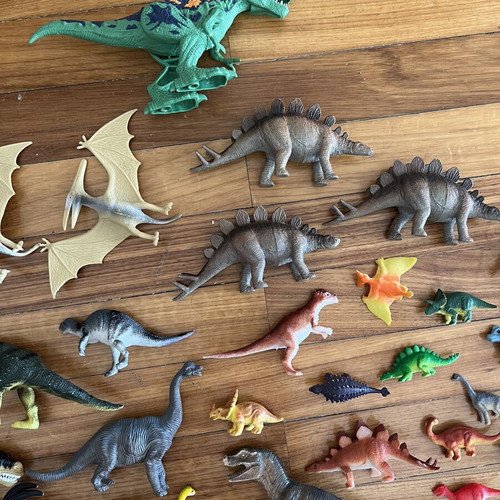 Dinosaur figures like new, set of over 30, various types and sizes