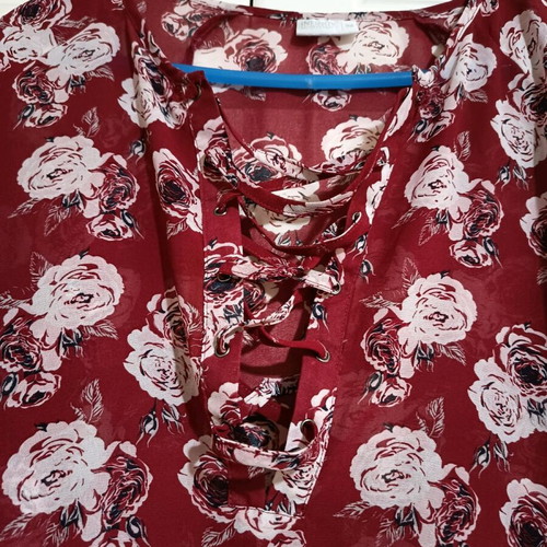 Women's blouse new, size L, red floral pattern