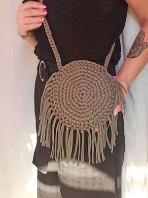 Ръчно изработена плетена бохо чанта с кадифени ресни в цвят каки нова