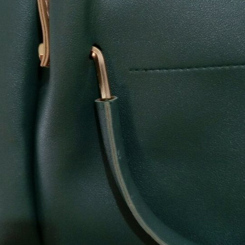 Shoulder or handheld bag green new with zipper