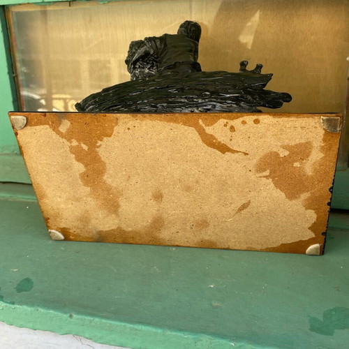 Vintage statue of a loving couple with wooden base like new