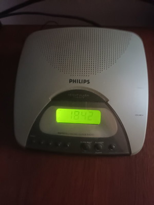 Philips ρολόι ραδιόφωνο ξυπνητήρι με ρεύμα και κεραία σαν καινούργιο