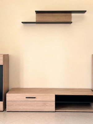 Living Room Unit like new, Sonoma color with black details