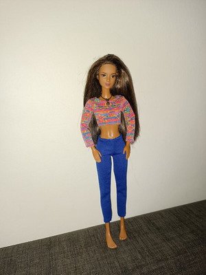 Barbie Cali Girl Lea 2004 κούκλα μεταχειρισμένη με άλλο outfit και αυθεντικό κολιέ