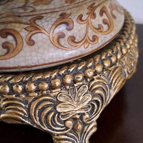 Decorative porcelain vase like new