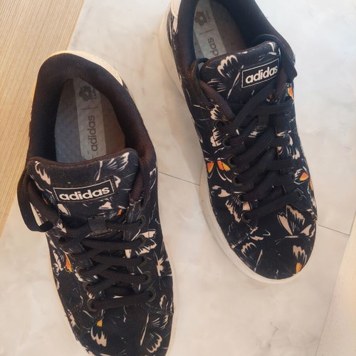 Adidas colorful athletic shoes like new, size 38