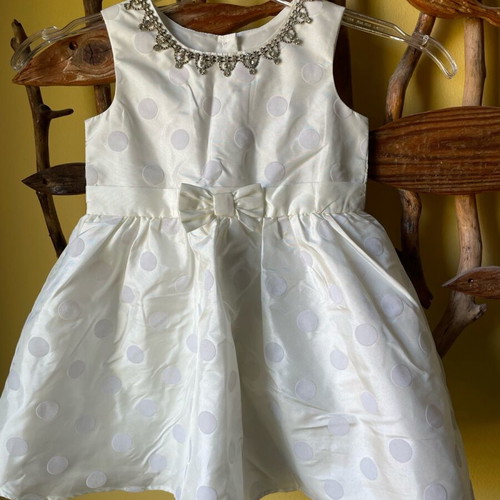 Baby dress like new, high quality