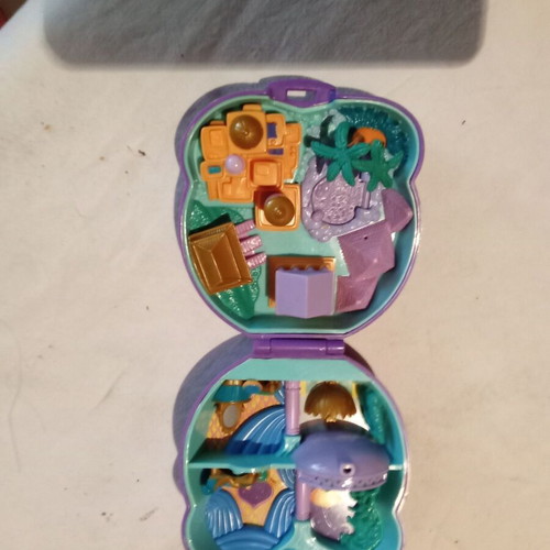 Polly Pocket like new with figures