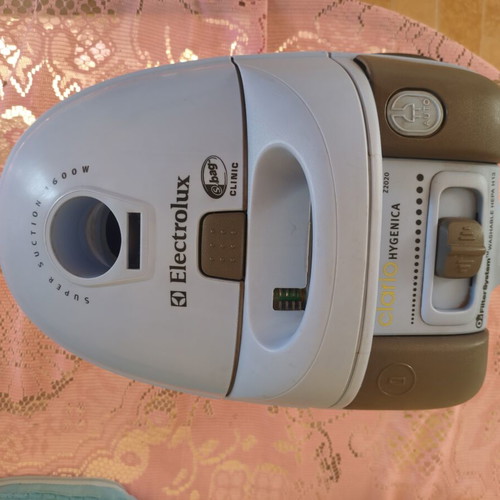 Electrolux CL23 vacuum cleaner 1600W like new