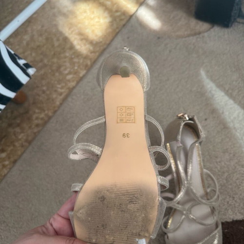 Sandals used, size 39, beige