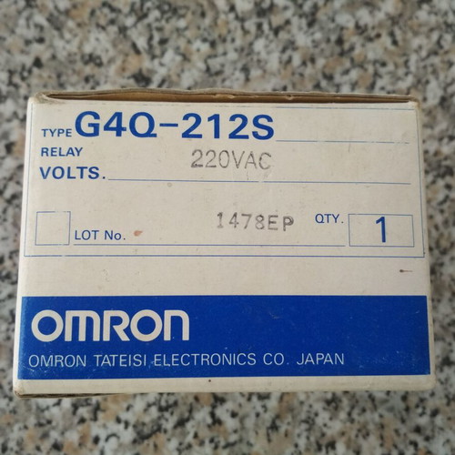 2 Omron ratchet relays with bases, coils 220V and 110V