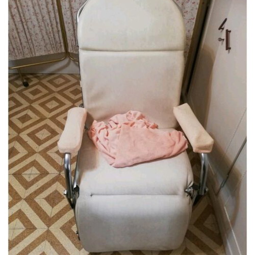 Facial chair used with cover included