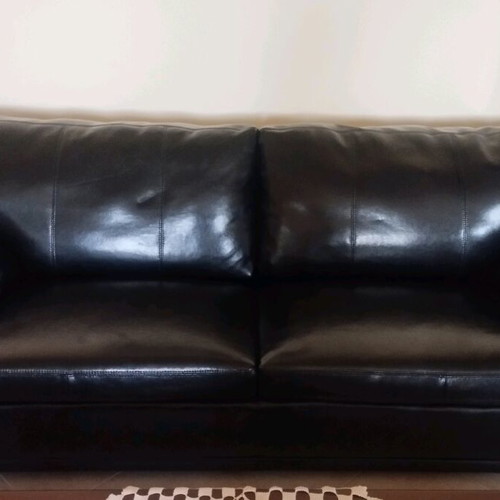 Sofa in leatherette like new, dimensions 2x0.90