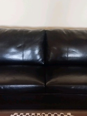 Sofa in leatherette like new, dimensions 2x0.90