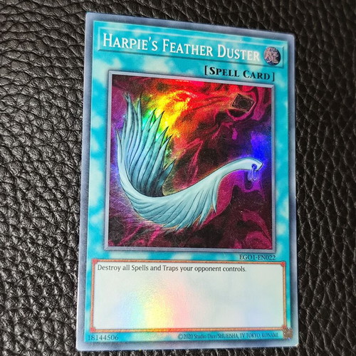 Harpie's Feather Duster Super Rare Yu-Gi-Oh card
