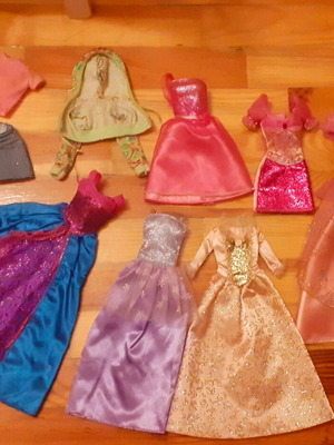 Φορέματα Barbie για κούκλες σαν καινούργια, σετ