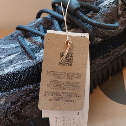YZY BOOST 350 V2 Adidas athletic shoes new, size 46, black gray