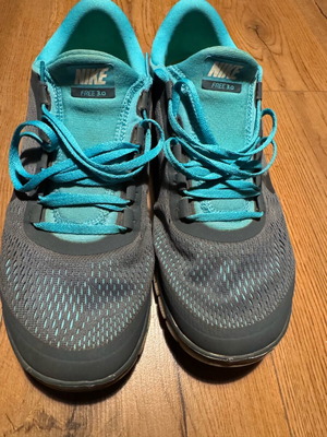 Nike athletic shoes like new, gray and turquoise, size 45
