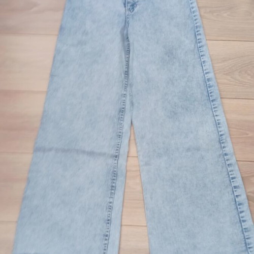 Pink Woman jeans like new, sizes 34-36, blue