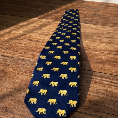 Giorgio Armani silk tie like new, blue with elephant pattern