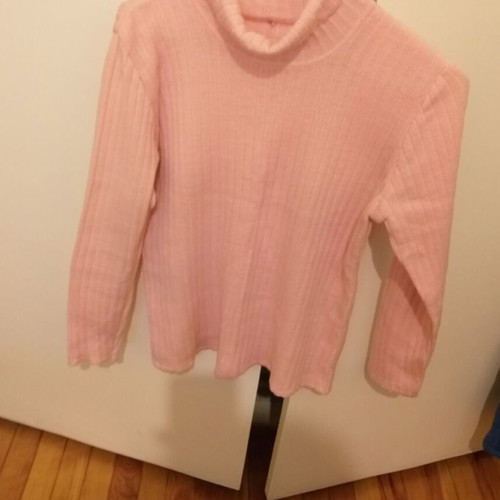 Pink vintage knitted turtleneck sweater for women like new
