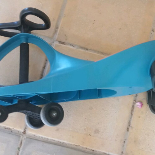 Children's riding car used