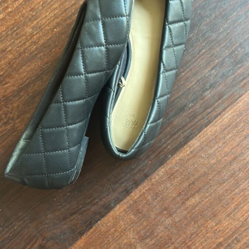 H&M black quilted ballerinas size 37 like new