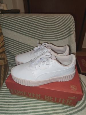 Puma Carina 3.0 sneakers white with pink details size 39 new