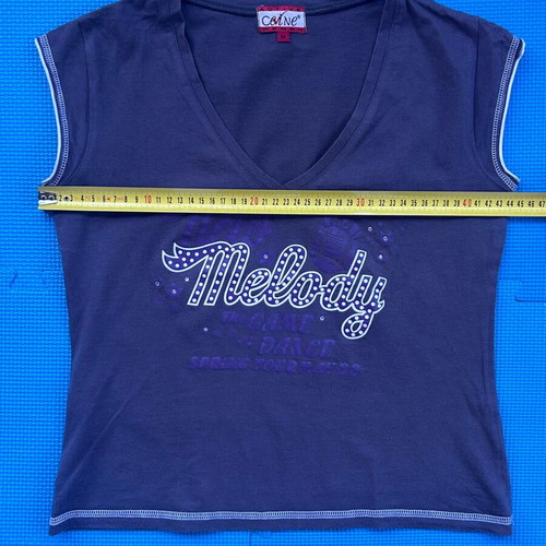 Vintage Y2K Melody graphic top size Medium like new