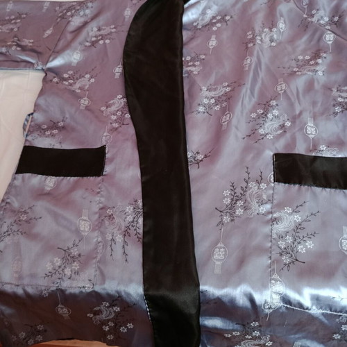 Collectible satin double-sided kimono like new