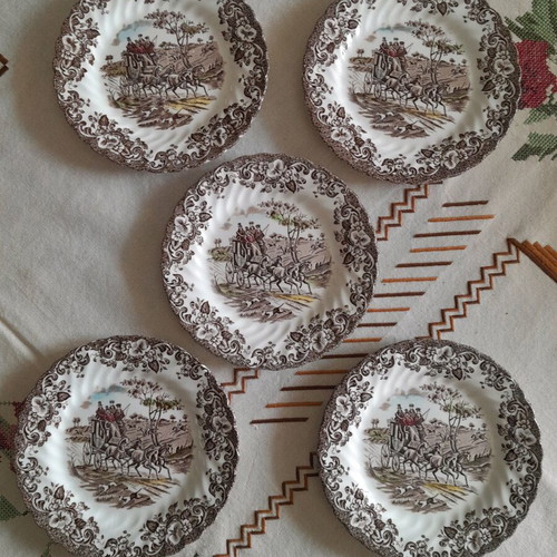 Johnson Bros porcelain collectible plates, set of 5, like new