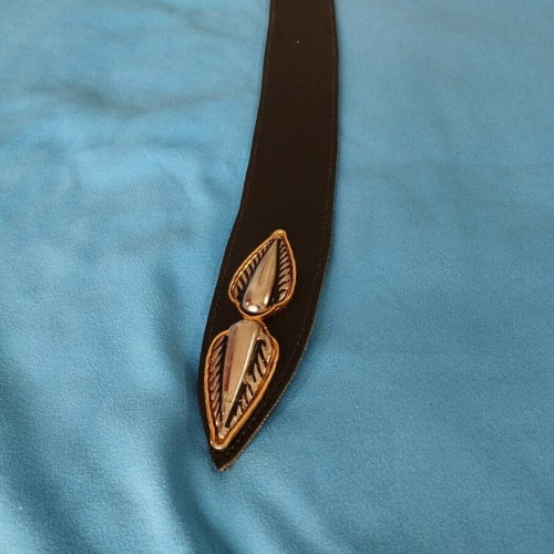 Vintage leather belt 118 cm like new, two-tone buckle