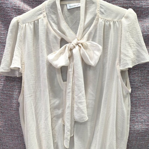 Thin summer blouse with bow like new, size L, ecru color
