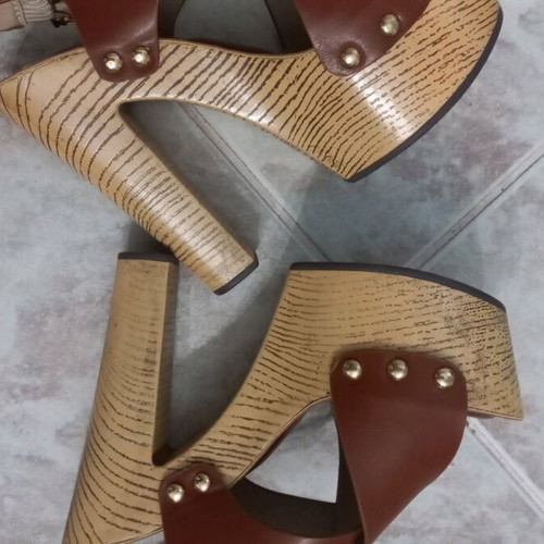 Women's brown sandals size 36 like new