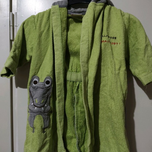 DPAM children's bathrobe used, crocodile design, 2 years old